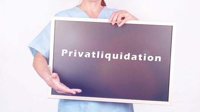 Privatliquidation_Zahnarzt_Tafelschild_181518347-CS.jpg (Bild: HNFOTO - stock.adobe.com) Privatliquidation_Zahnarzt_Tafelschild_181518347-CS.jpg (Bild: HNFOTO - stock.adobe.com)