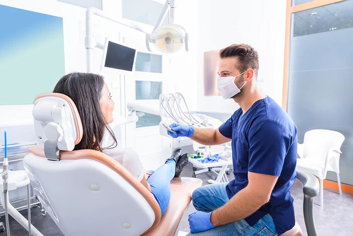 Behandlung_Patientin_222135901-CS.jpg (Bild: &copy;Spectral-Design - stock.adobe.com)