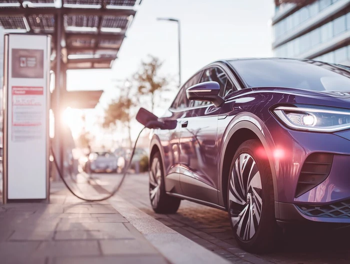 E-Ladestation.png (Bild: © Midjourney) E-Ladestation.png (Bild: © Midjourney)