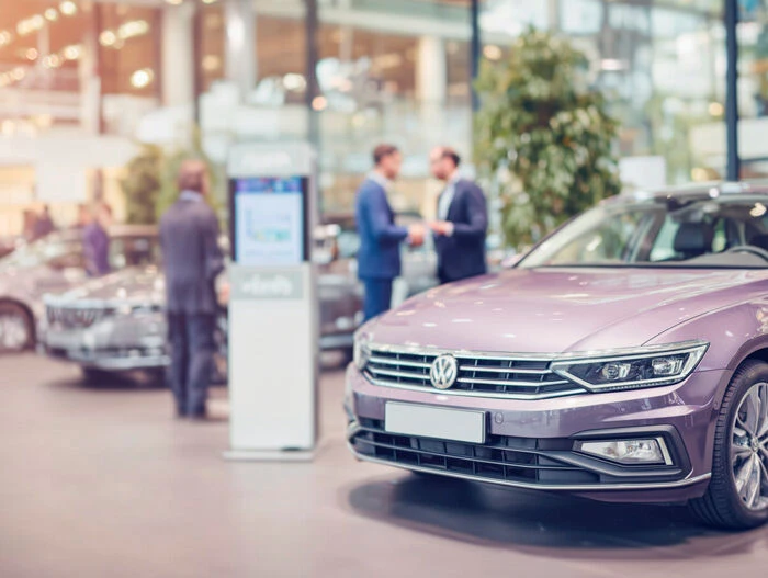 Autohaus.jpg (Bild: © Midjourney) Autohaus.jpg (Bild: © Midjourney)